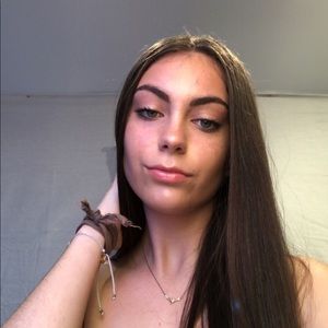 Meet your Posher, Mia